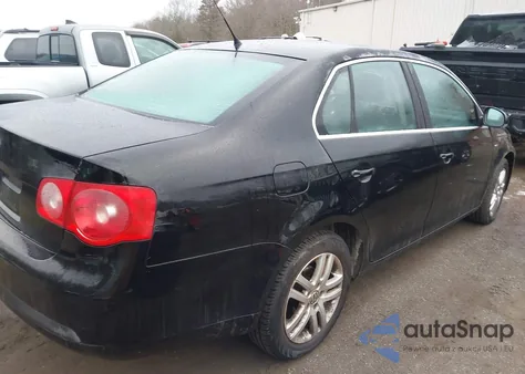 2007 Volkswagen Jetta Wolfsburg Edition z USA, uszkodzony, nr VIN 3VWEG71K37M141255